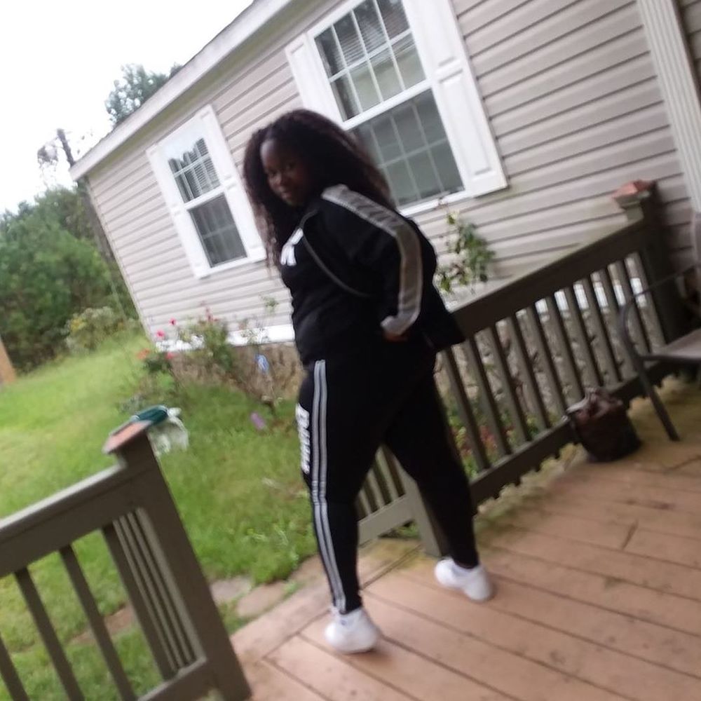 Meet your Posher, Gadelia